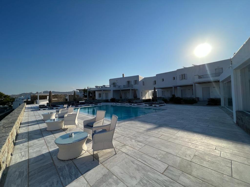 Bazén v ubytování Margie Mykonos Hotel nebo v jeho okolí