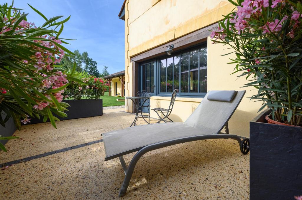 Domaine du Bugassou, Chambres, Table d'hôtes & SPA - Double Room With Terrace