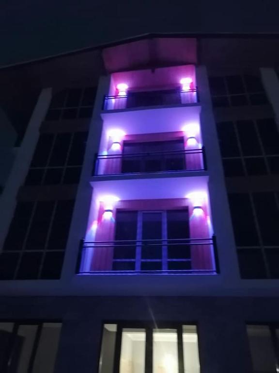 Boutique Nine - отзывы и видео