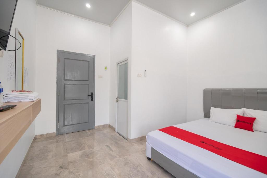RedDoorz near Tugu Coklat Pesawaran Lampung - Habitación Doble