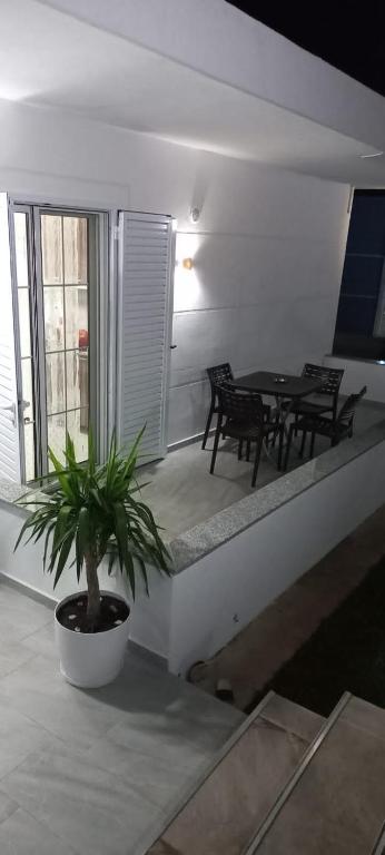 Arjan Dyli Guesthouse