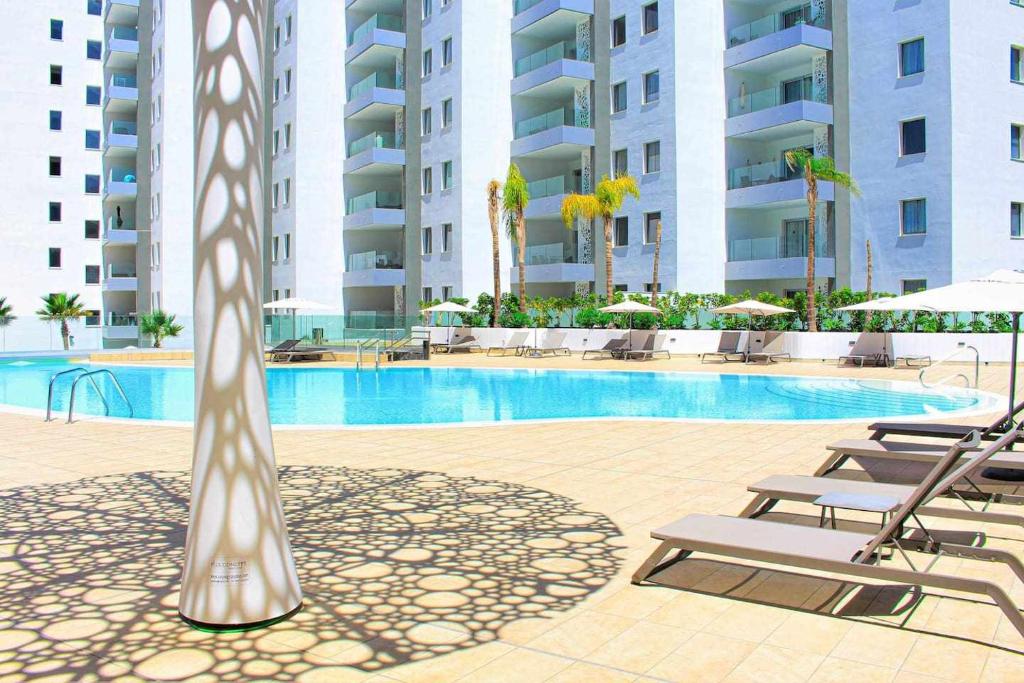 Bazén v ubytování Ocean Garden Suite El Sol nebo v jeho okolí