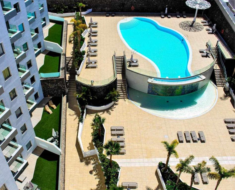 Bazén v ubytování Ocean Garden Suite El Sol nebo v jeho okolí