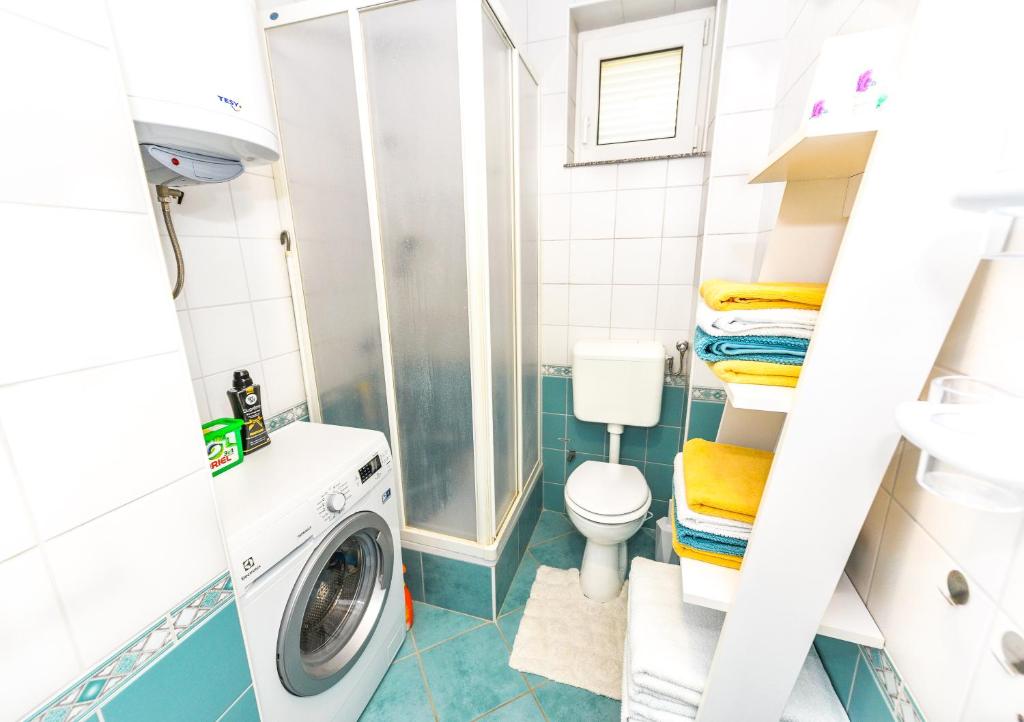 Zdjęcie z galerii obiektu Apartment Vjeko w Novalji