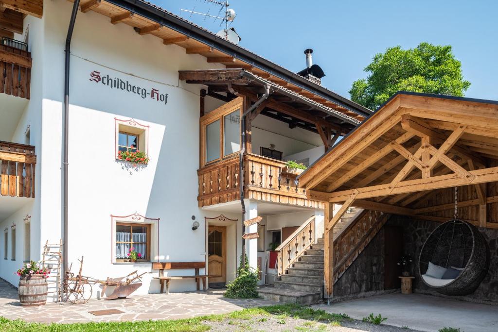 Budynek, w którym mieści się apartament