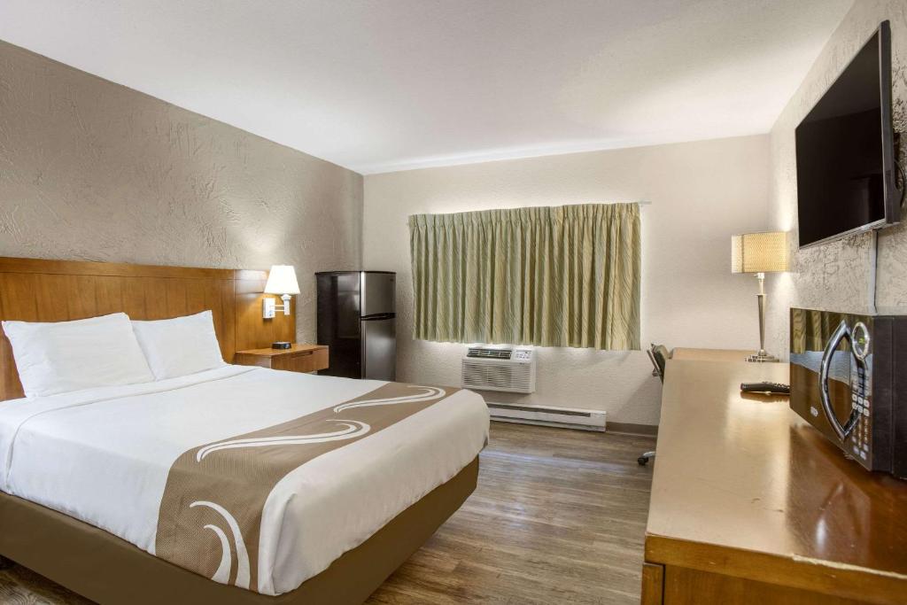 Rodeway Inn & Suites Grand Rapids Southeast photo