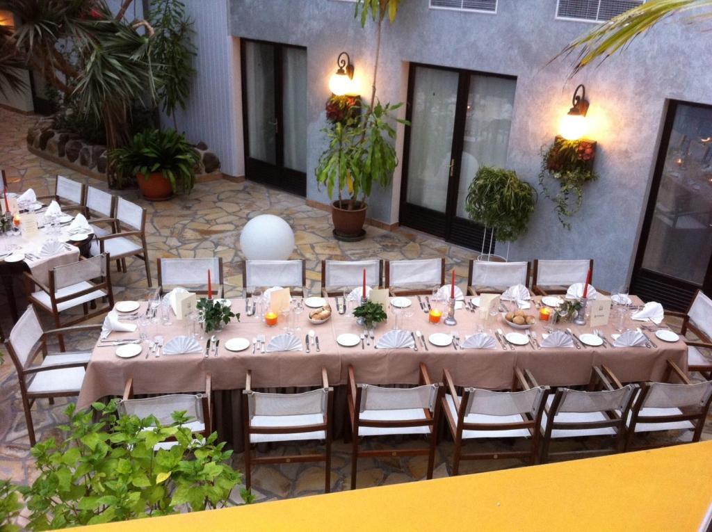 Restaurace v ubytování Tropical Hotel