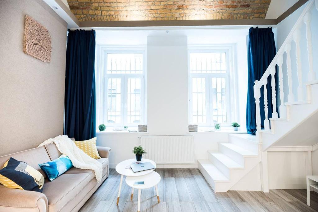 Posedenie v ubytovaní Newly refurbished home at superb location