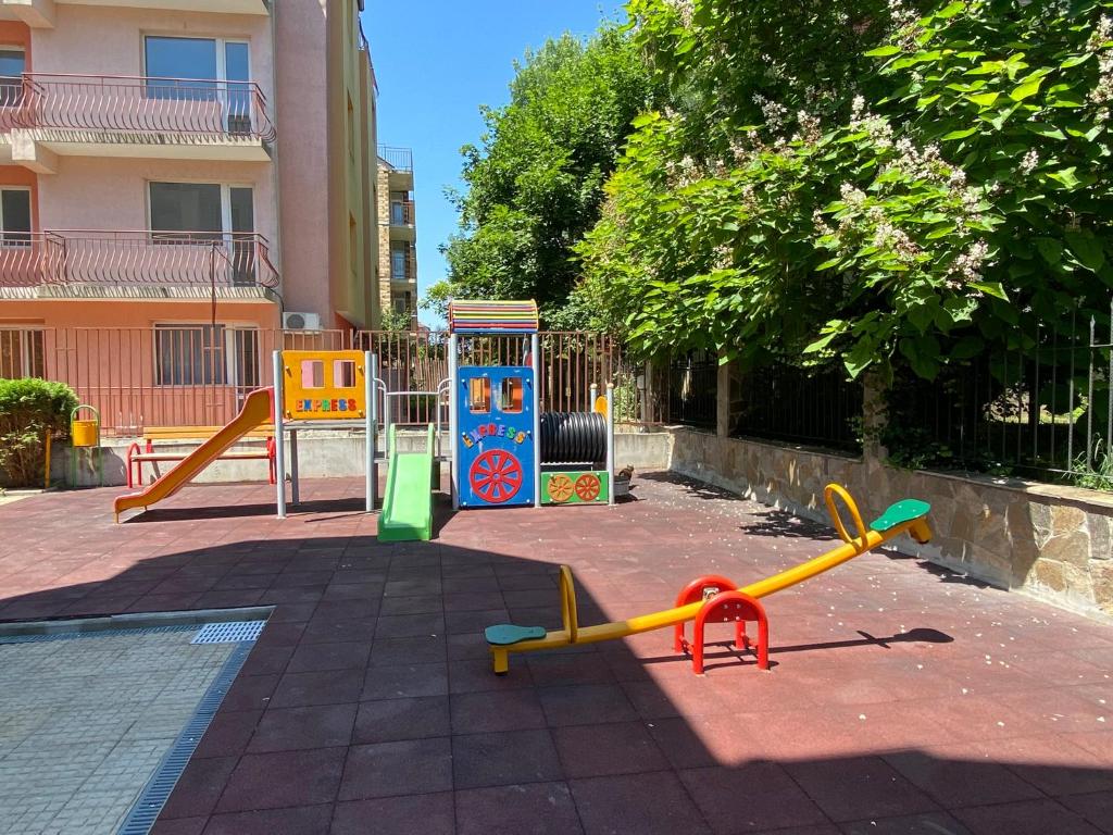 Amel -new luxury apartment close to the beach játszósarka
