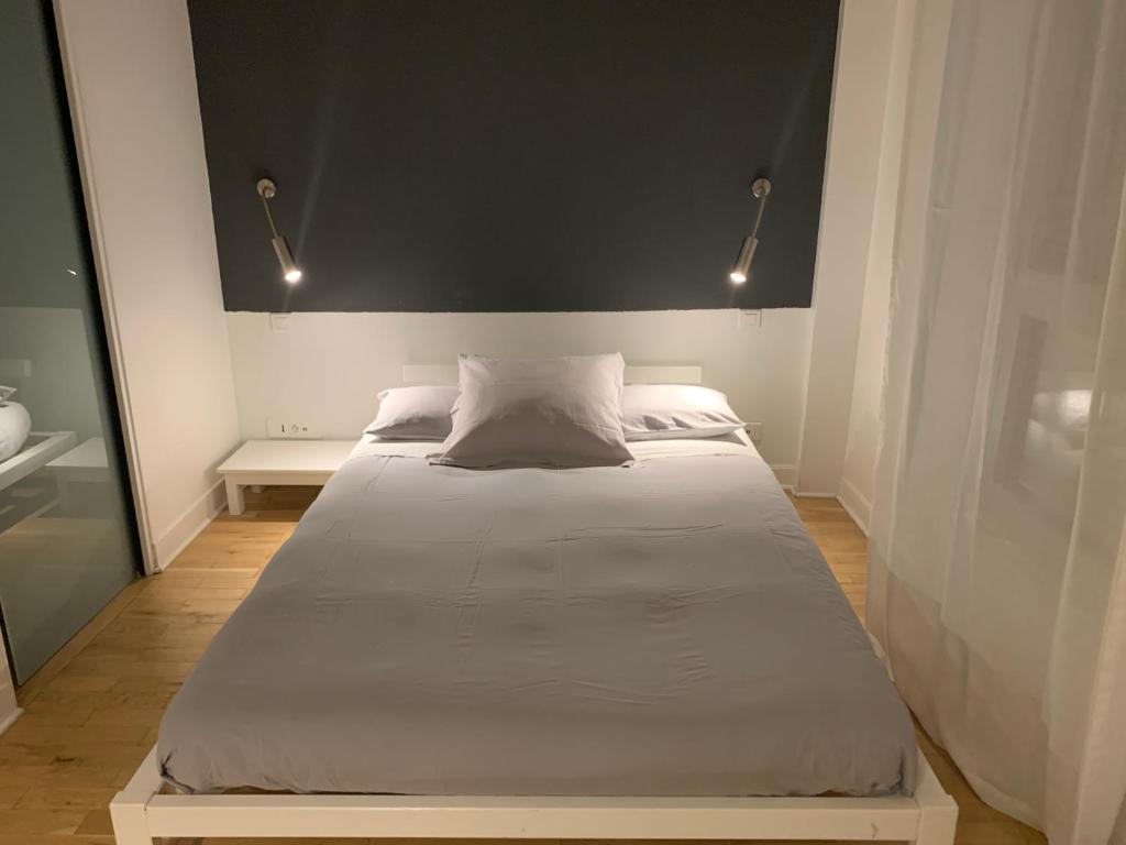 Trés Beau Studio (face bois), 10mn de l'Etoile - One-Bedroom Apartment