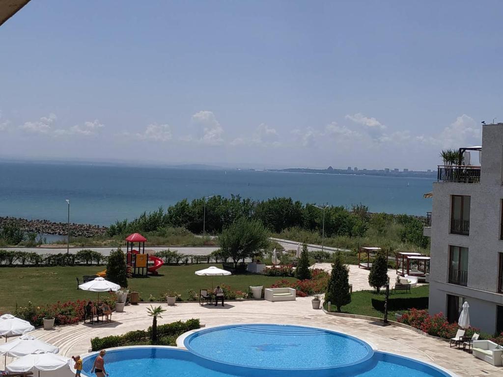 Apartment with see view