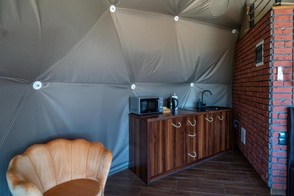 Peak Glamp & Jacuzzi - 9