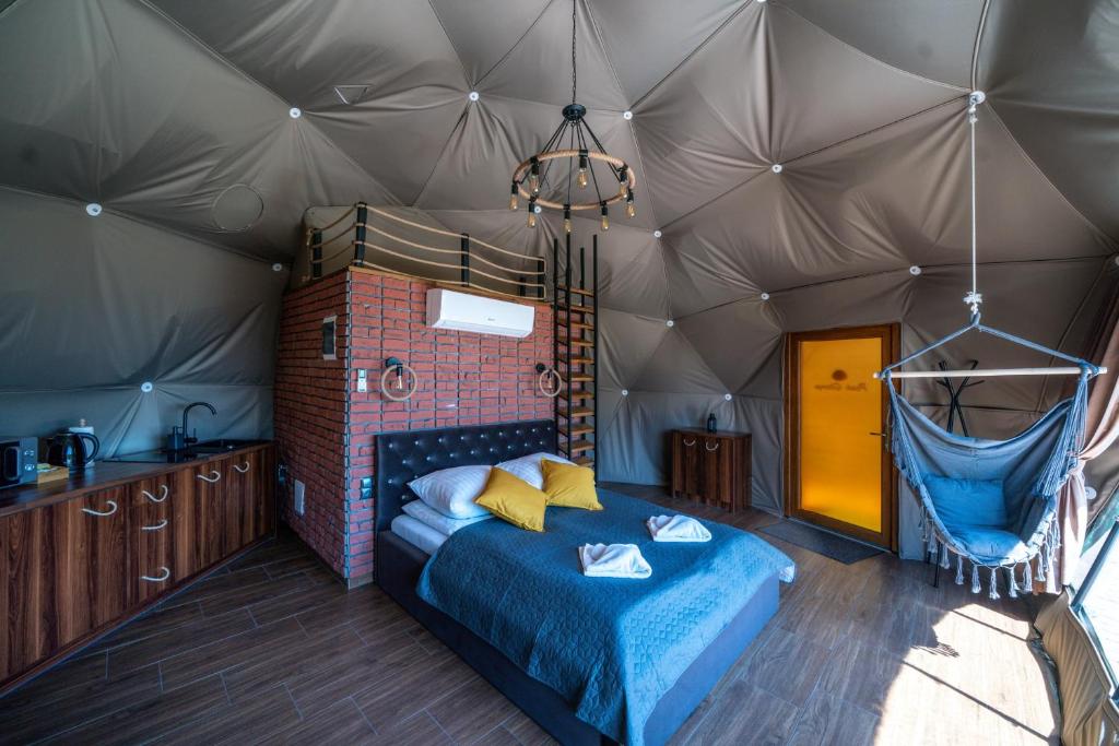 Peak Glamp & Jacuzzi - 10