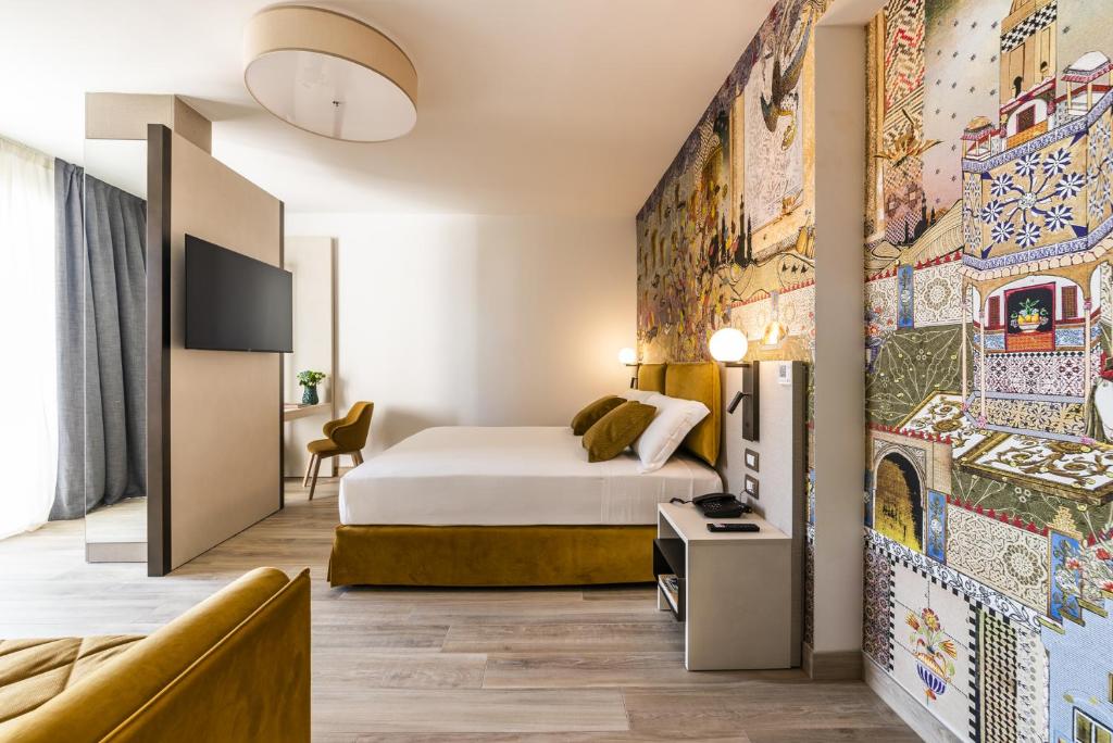 Кровать или кровати в номере Life Hotel