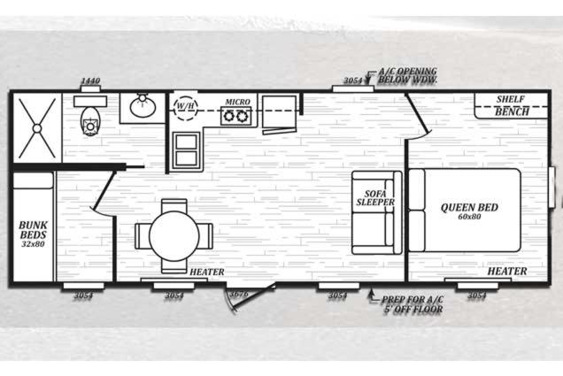Plano de baño en blanco y negro en Tall Pines Resort Cabin, 
