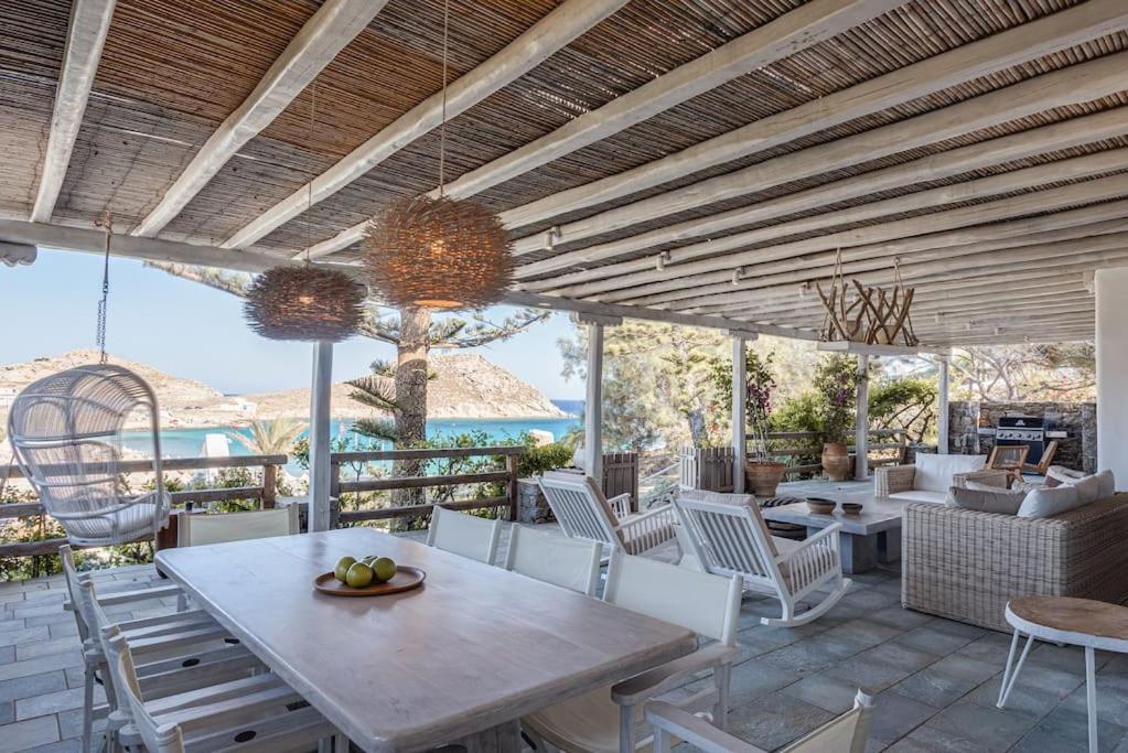 Zdjęcie z galerii obiektu Aura Homes, Villa on Sea - Saint Anna Beach w mieście Mykonos