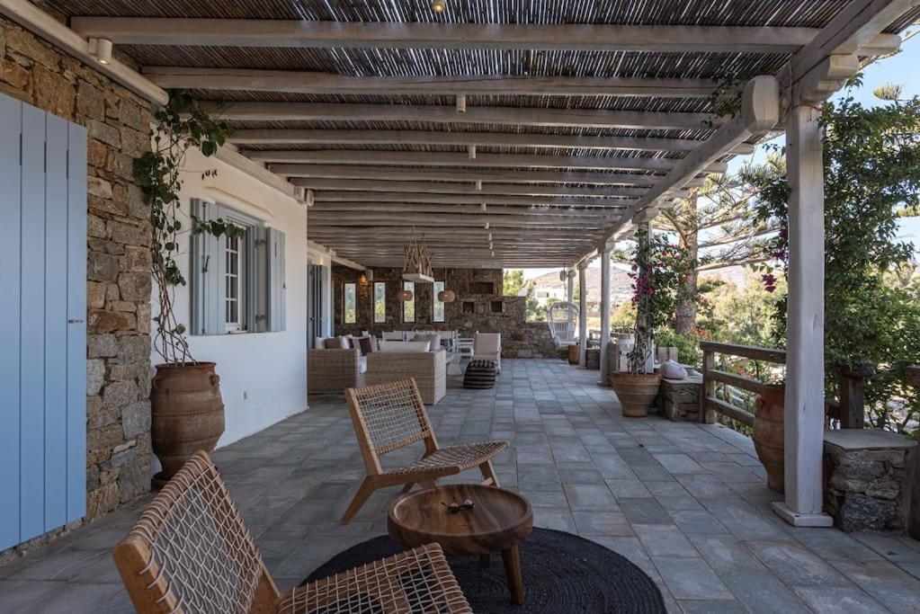 Zdjęcie z galerii obiektu Aura Homes, Villa on Sea - Saint Anna Beach w mieście Mykonos