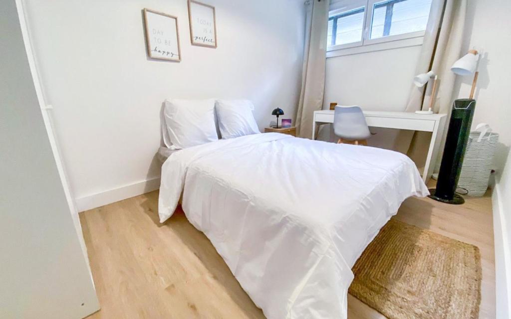 Posteľ alebo postele v izbe v ubytovaní "Le Cocon" Joli duplex à 5mn du Vieux Port