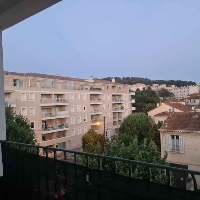 Fotografia z galérie ubytovania Joli appartement cosy à 2km des plages v destinácii La Seyne-sur-Mer