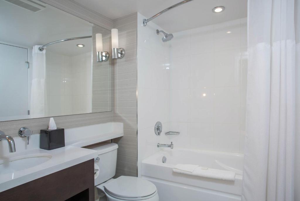 Sandman Signature Kamloops Hotel - Resim 40