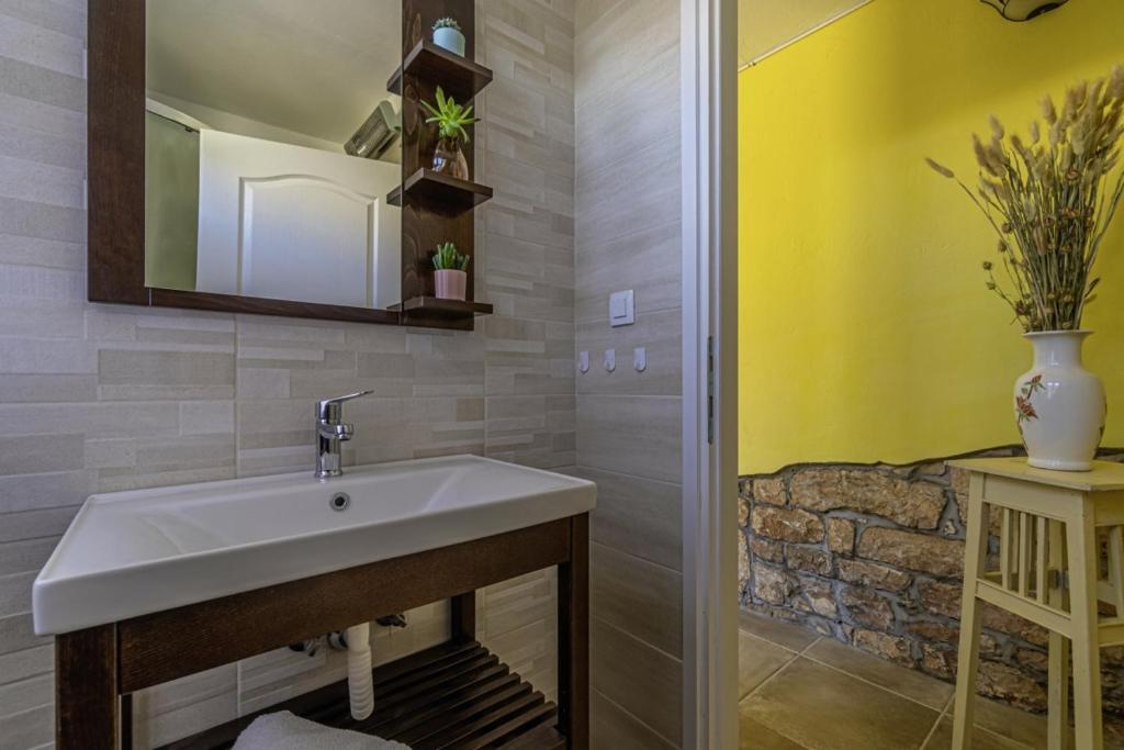 Kúpeľňa v ubytovaní Villa Rosana in Muntić - Haus für 4-5 Personen