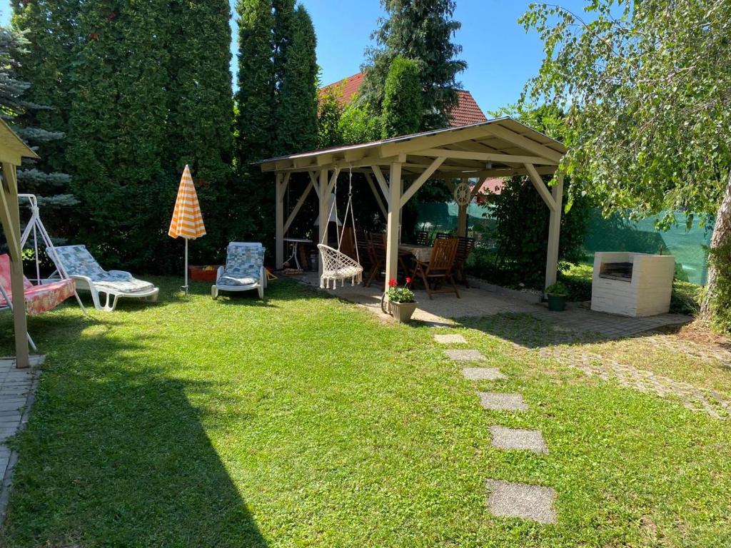 Κήπος έξω από το Sommer Ferienhaus