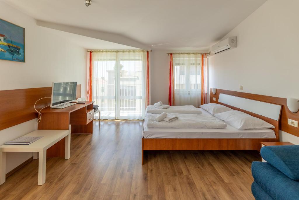 Apartments Liburnija - Estudio Con Balcón
