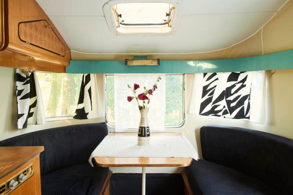 Posezení v ubytování Pilwa 17 - Glamping na Mazurach