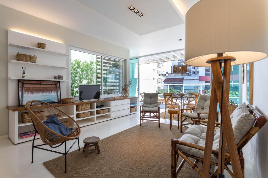 Телевизор и/или развлекательный центр в Cobertura em Ipanema - Vista oceânica - JAC1