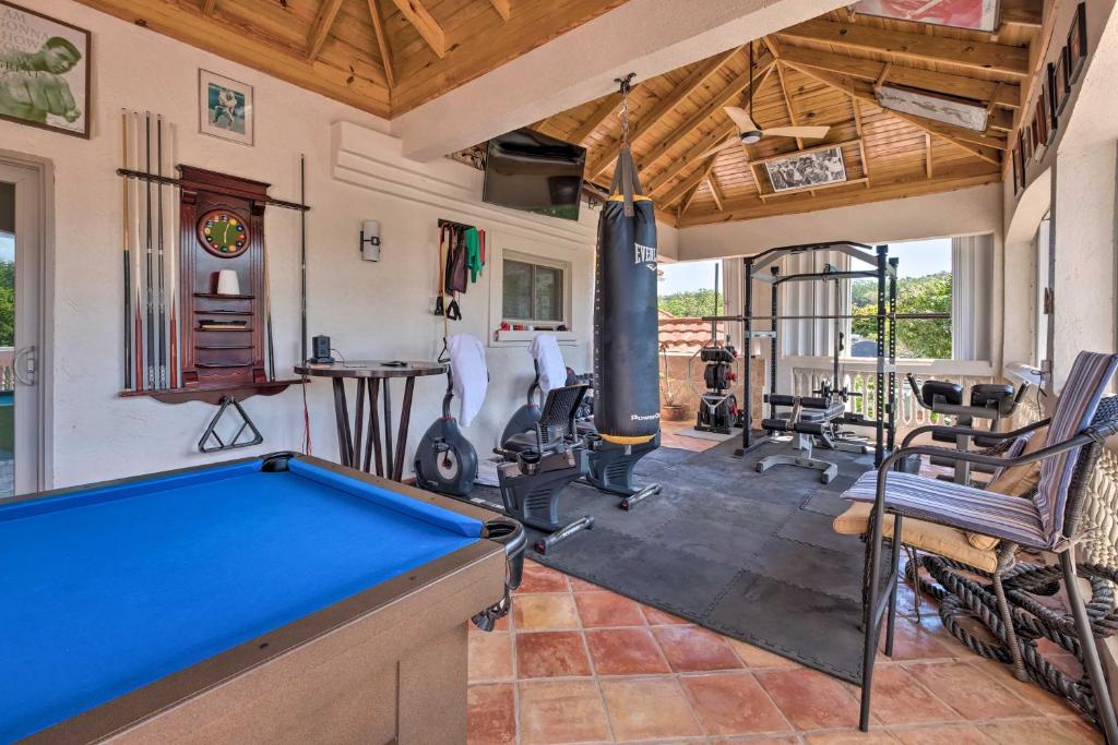 Beachfront Discovery Bay House with Home Gym and Pool!, Discovery Bay –  Updated 2024 Prices