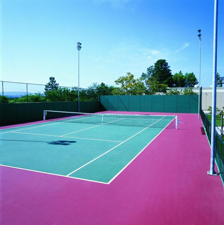 Tenis a/nebo squash v ubytování Hotel Deville Prime Porto Alegre nebo okolí