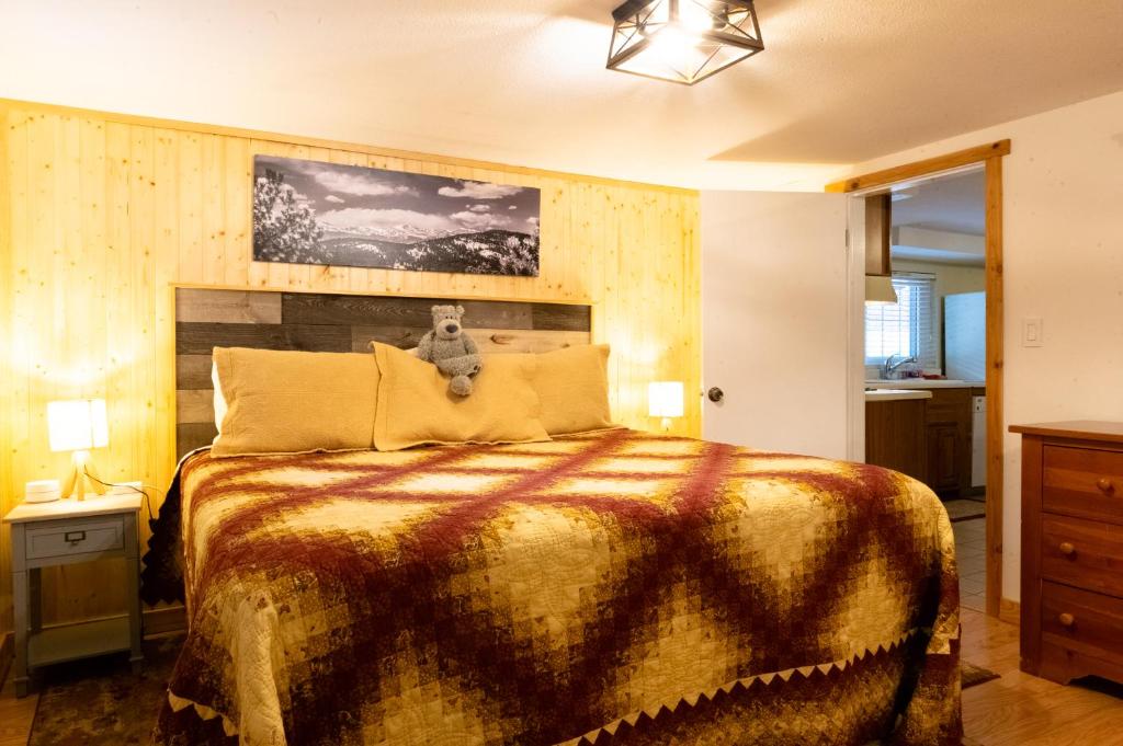 Alpen Way Chalet Mountain Lodge - Family Room With Garden View - No Pets