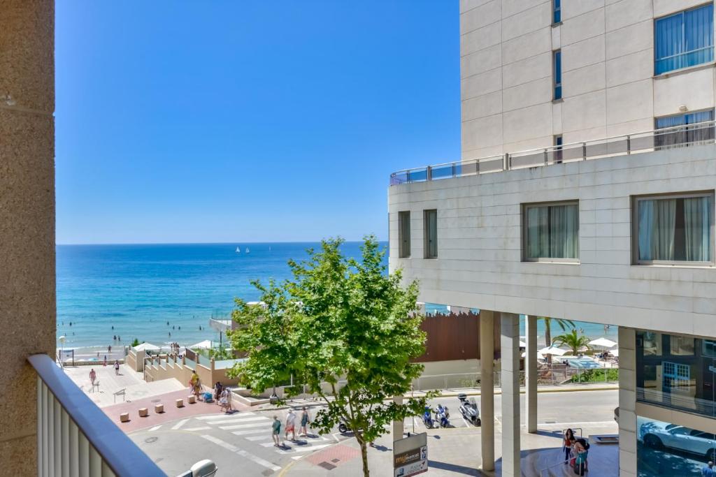 Apartamento DELFÍN, Calpe, Spain - Booking.com