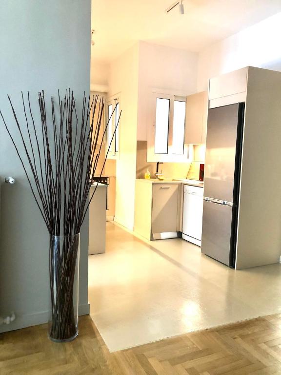 Zdjęcie z galerii obiektu Bright Spacious Modern 3rd flr City Oasis-Sleeps 5 w Atenach