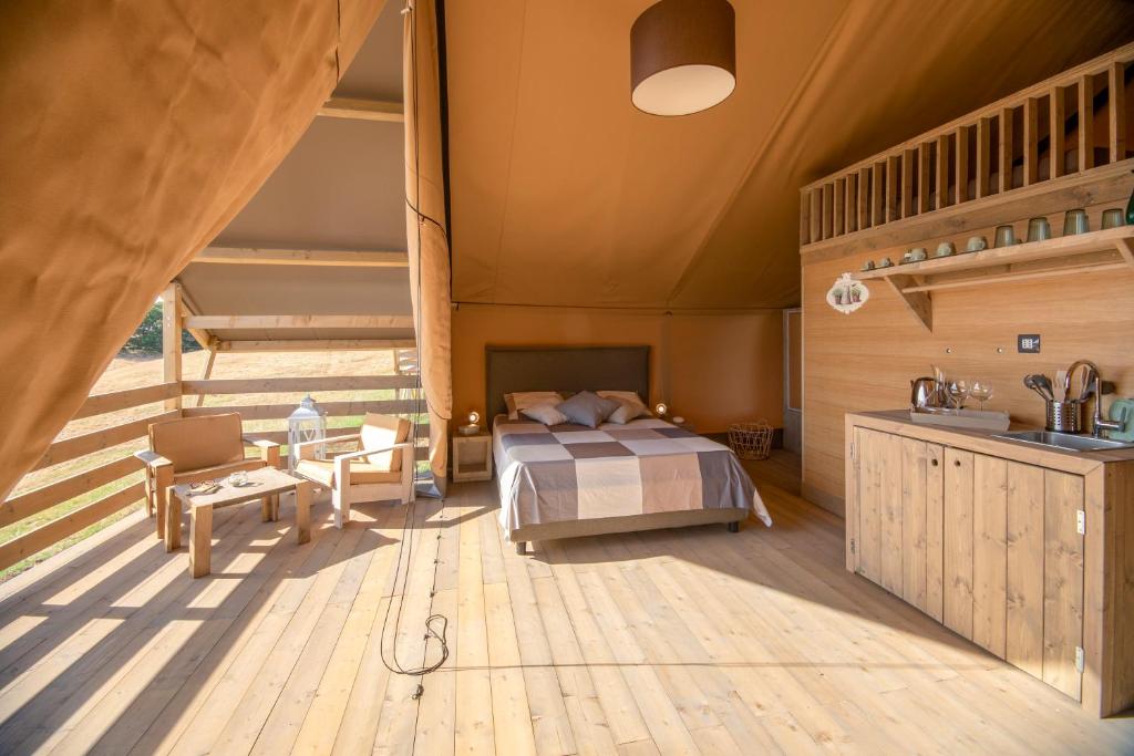 Postel nebo postele na pokoji v ubytování Glamping Debbiare