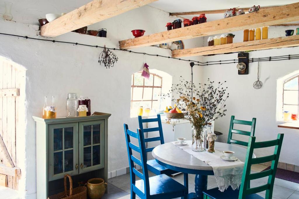 Posezení v ubytování Pilwa 17 - Glamping na Mazurach