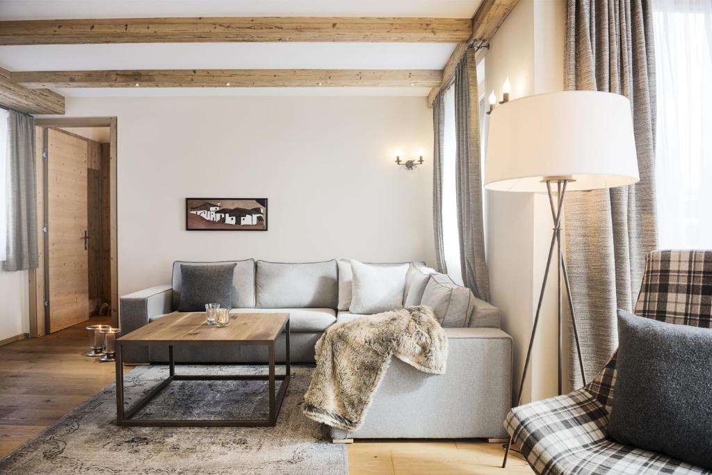 Posedenie v ubytovaní Galzig Lodge