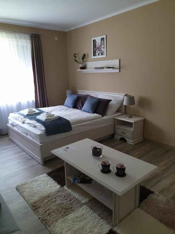Royal Apartman 3300 Eger, 4 Rövid utca kép - 1