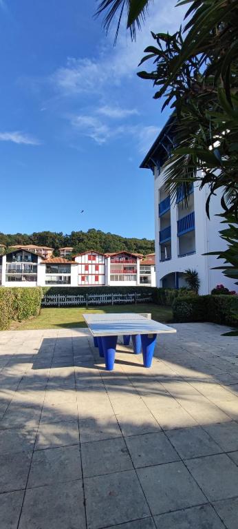 Budynek, w którym mieści się apartament