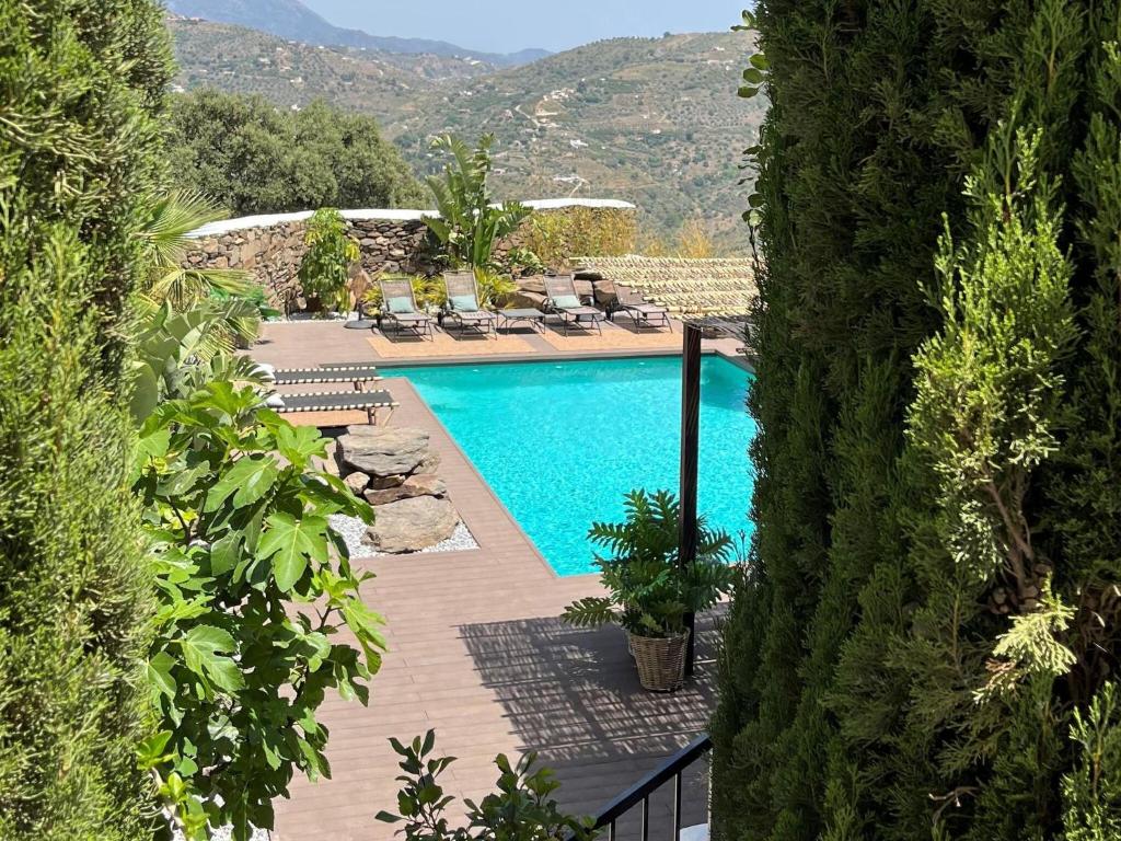 Basen w obiekcie Villa in Sayalonga with Pool and Sea Views lub w pobliżu