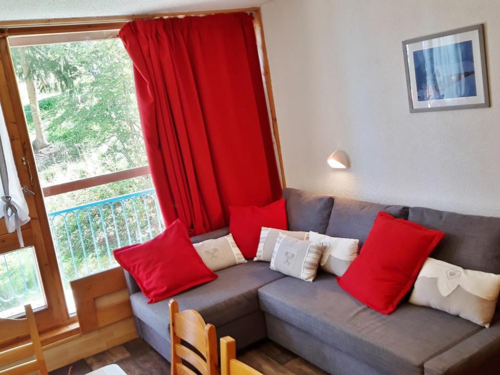Studio ski aux pieds avec balcon, 4 personnes - FR-1-346-466