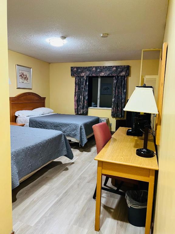 
Standard Room with Two Double Beds - Smoking
