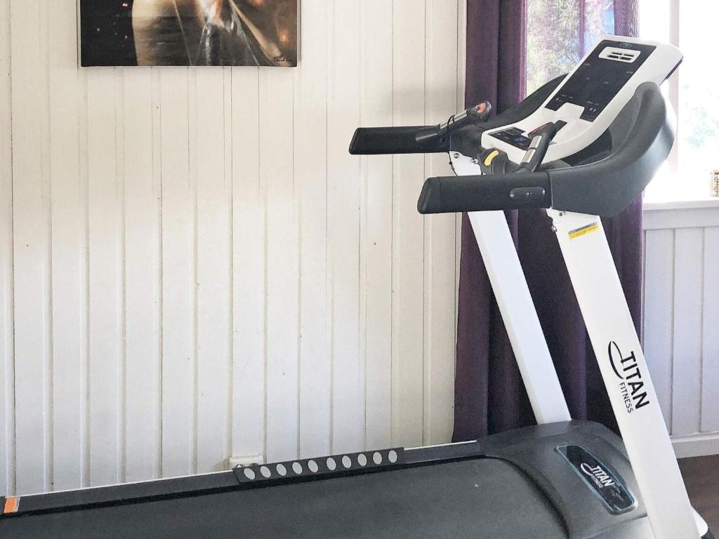 Fitness centrum a/nebo fitness zařízení v ubytování Holiday home Utvik II