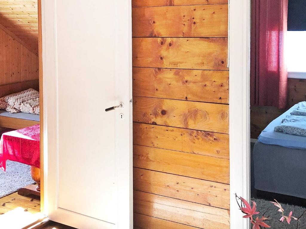 Postel nebo postele na pokoji v ubytování Holiday home Utvik II