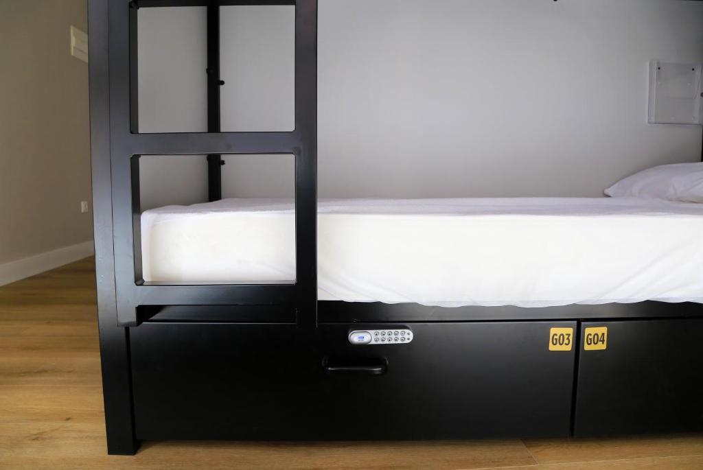 Uri Hostel Bilbao Rooms BBI00060 Self check in - Quadruple Room With Shared Bathroom