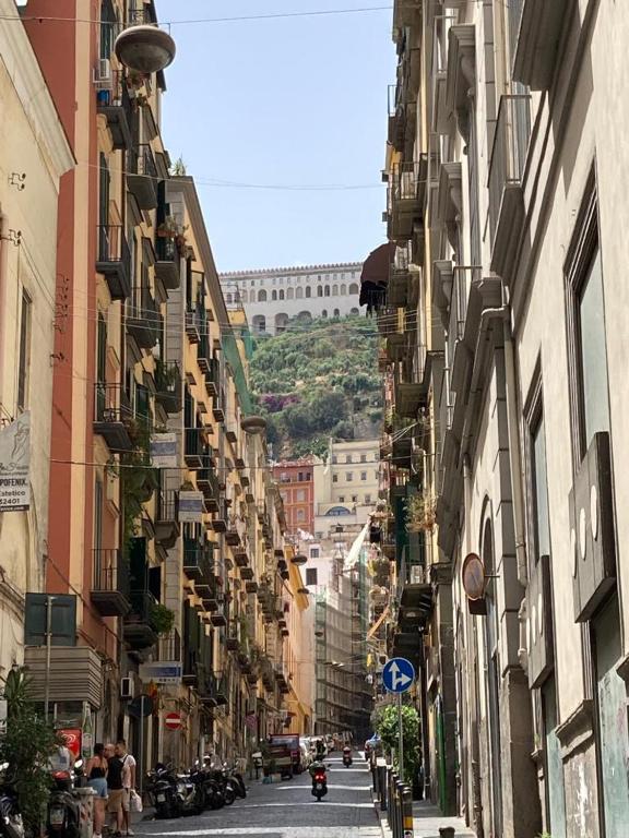 A casa di Nonna Ida, nel cuore pulsante di Napoli