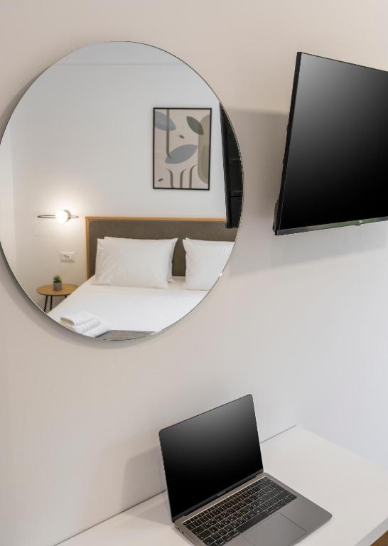 Kallistefan - Zimmer Mit Kingsize-Bett Und Poolblick