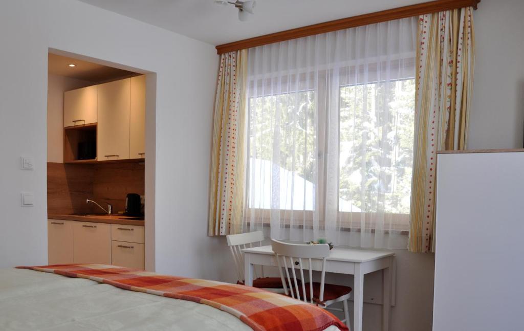 Kuchyňa alebo kuchynka v ubytovaní Haus Kocher