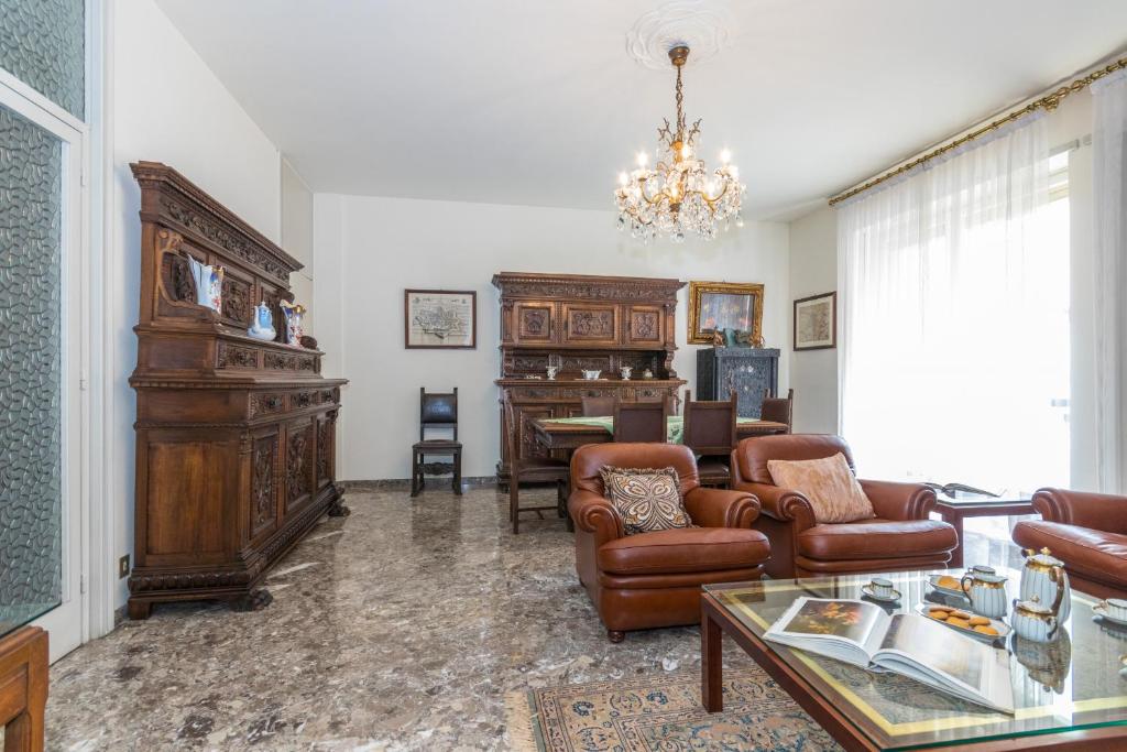 Crocetta Family Apartment by Wonderful Italy - Housity