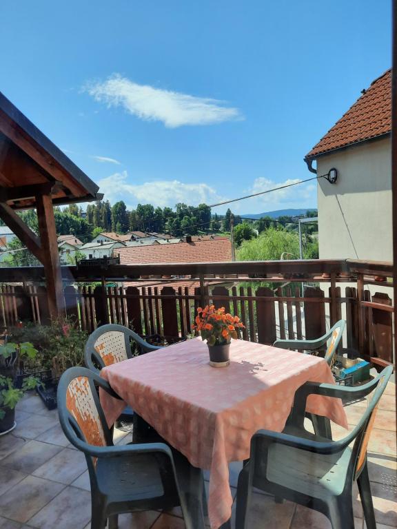 Balkón nebo terasa v ubytování Rooms Čehovin